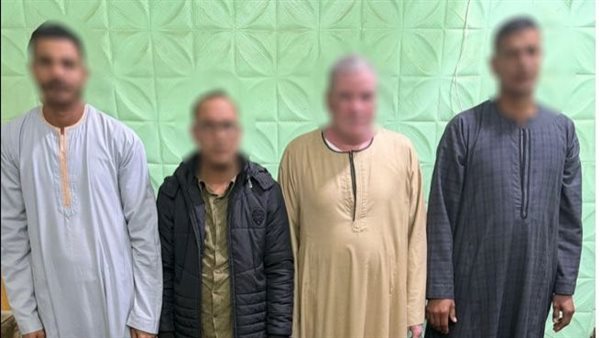 عاجل.. ضبط 4 أشخاص بحوزتهم مبالغ مالية قبل توزيعها على المواطنين بالمنيا
