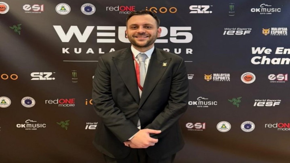 عاجل.. عاجل| ولي العهد يهنئ الأمير عمر بن فيصل بعضويته في الاتحاد الدولي للرياضات الإلكترونية