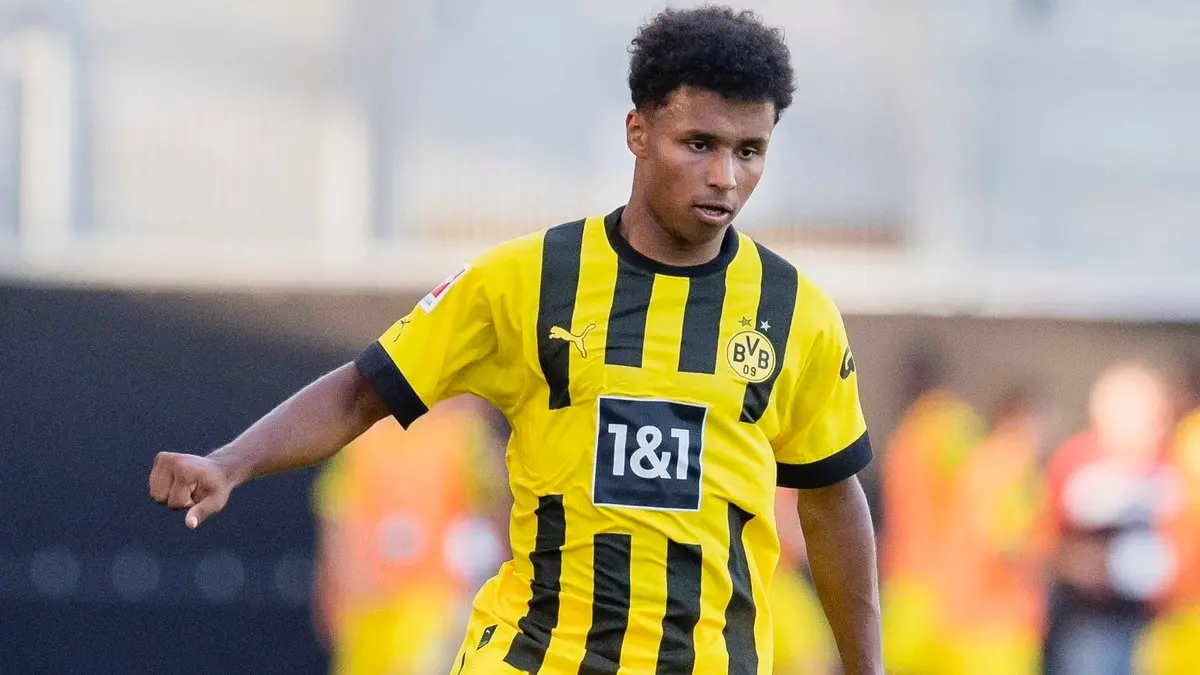 عاجل.. بروسيا دورتموند يعاقب كريم أديمي بعد مشاداته