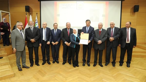عاجل.. وزير الزراعة يسلم جوائز مركز “البحوث الزراعية” الثلاثة للفائزين.. ويقرر زيادة قيمتها بنسبة 50%