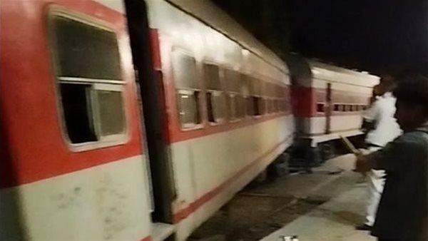 عاجل.. إعادة 3 عربات قطار لمسارها بعد خروجها عن القضبان بالقاهرة