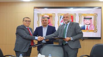 عاجل.. الأردن يوقّع اتفاقية لإنشاء محطة طاقة شمسية صناعية بقدرة 100 ميغاواط