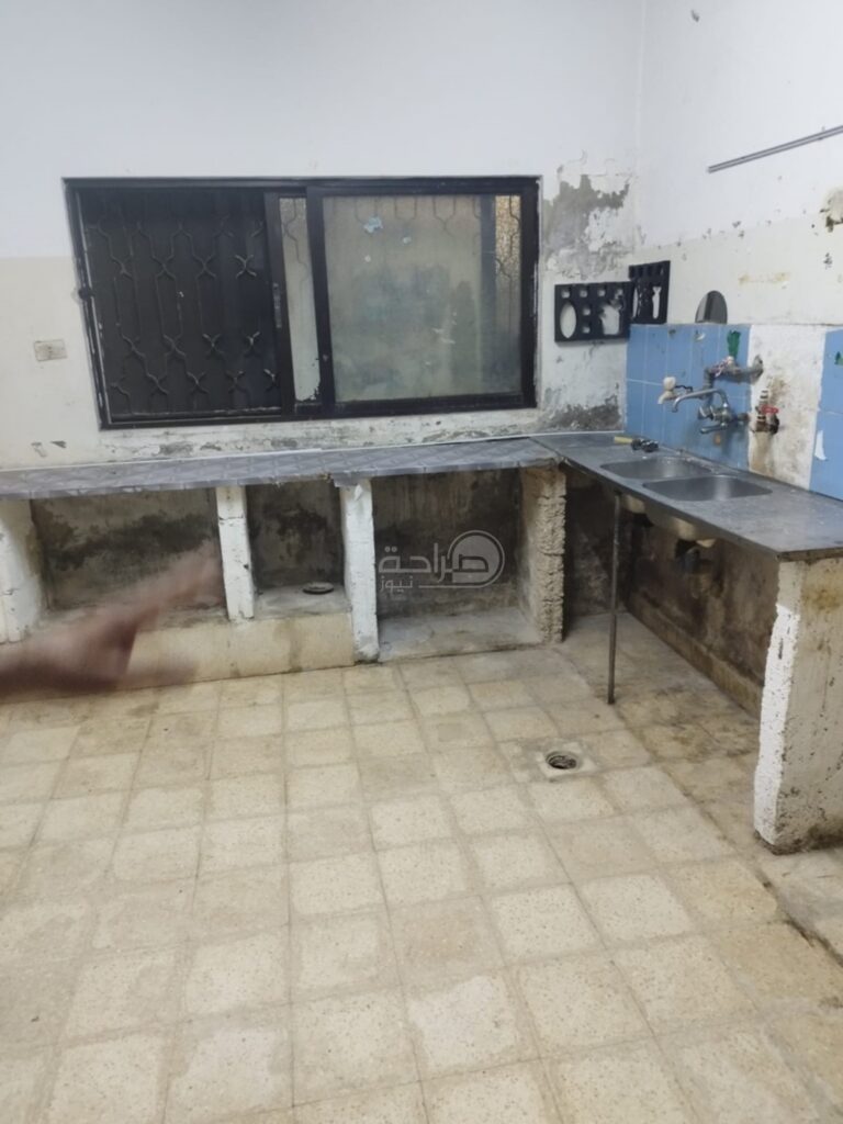 عاجل.. فئران ورائحة مجاري وتردي مساكن أئمة المساجد… والصمتٌ يعم خوفاً من العقاب في جرش ..صور