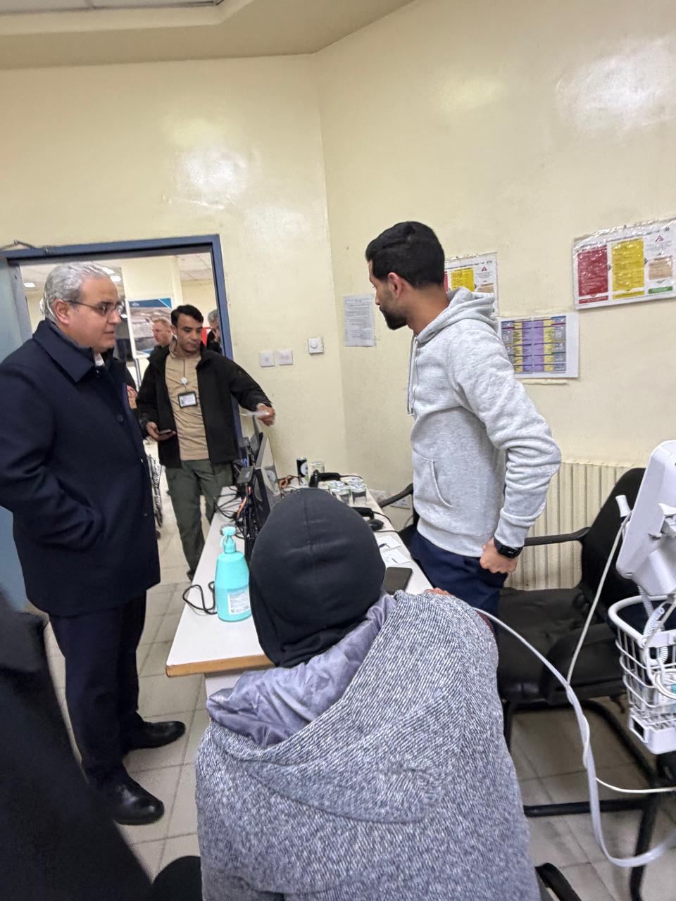 عاجل.. البدور يفاجىء كوادر مستشفى الحسين السلط الجديد بزيارة ليلية