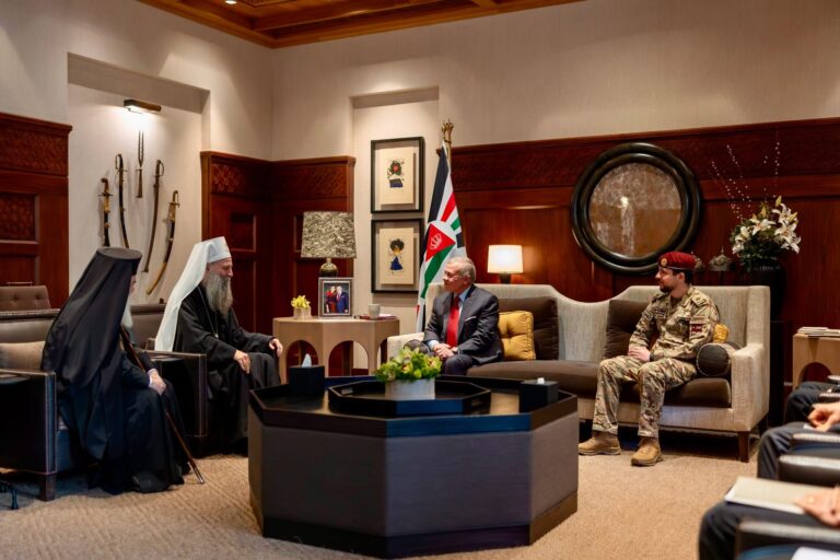 عاجل.. جلالة الملك يلتقي قيادات مسيحية