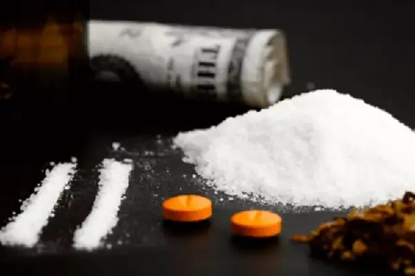 عاجل.. منع محاكمة شاب بتهمة ترويج المخدرات بعد تبين عدم وجود مواد مخدرة