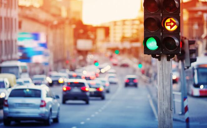 عاجل.. حركة مرورية سلسة رغم الكثافة والحالة الجوية