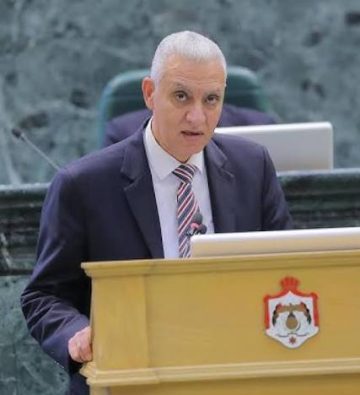 عاجل.. العموش يطالب بإقالة وزير الصناعة