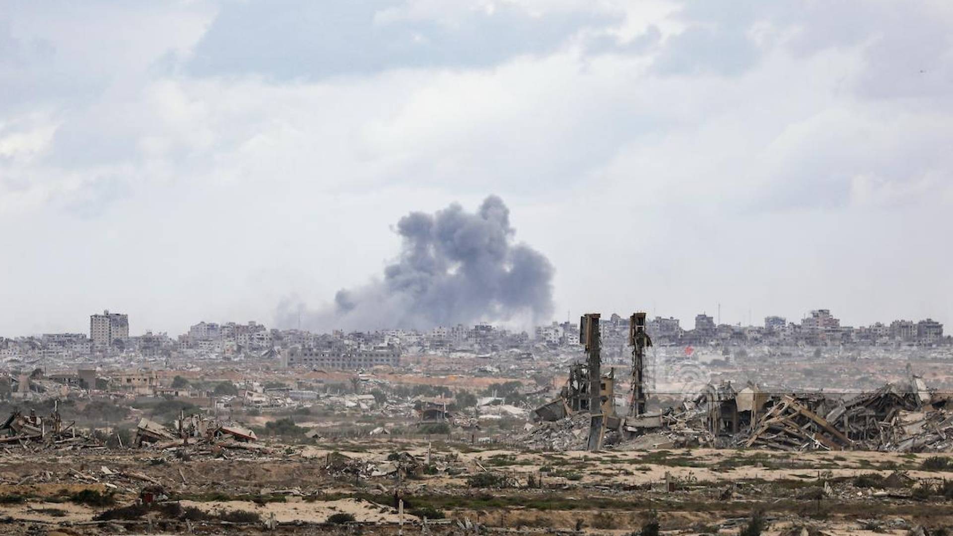 عاجل.. الاحتلال يواصل خرق وقف إطلاق النار بغزة