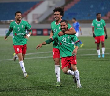 عاجل.. الوحدات يحسم قمة الجولة السابعة بثنائية في شباك السلط