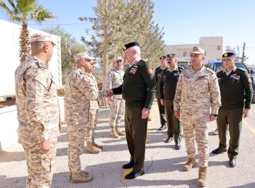 عاجل.. الحنيطي يتفقد مركز خدمة العلم في شويعر..