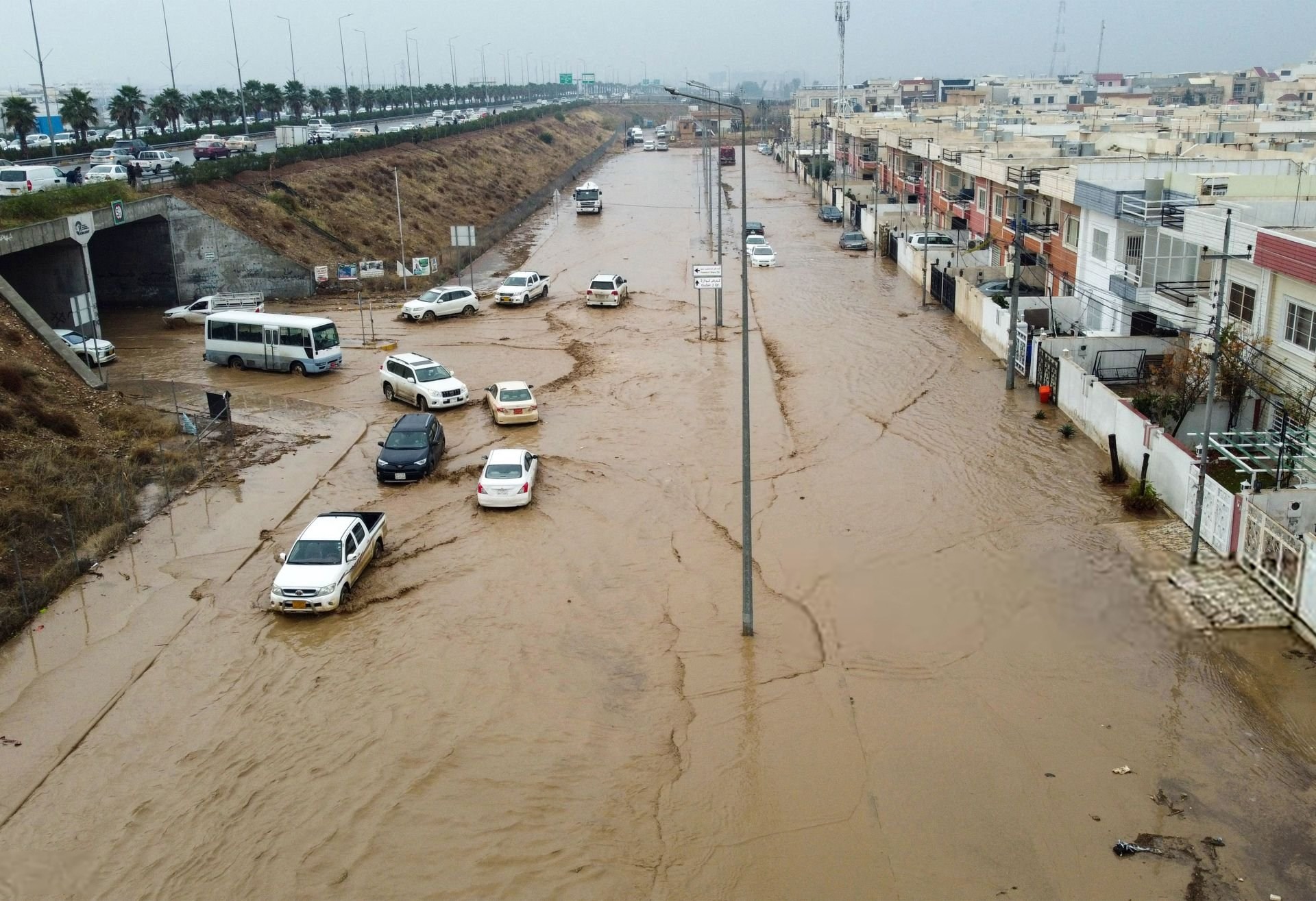 عاجل.. موجة أمطار غزيرة تغرق مدن العراق وتوقع قتلى ومفقودين