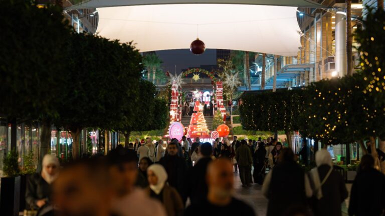 عاجل.. إقبال متزايد على كرنفال عيد الميلاد في البوليفارد