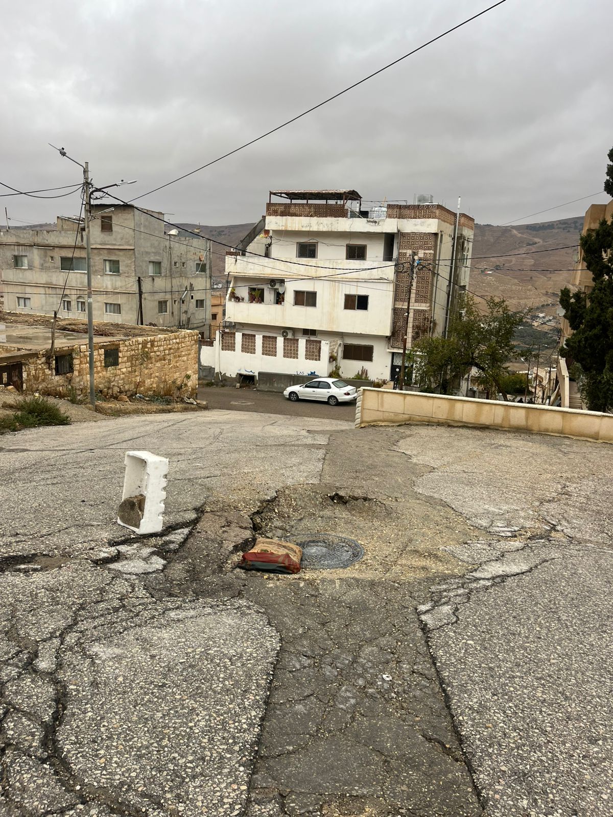 عاجل.. استياء واسع بعد أعمال غير منظمة في دوار حارة القطيفات بالطفيلة