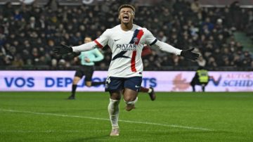 عاجل.. باريس سان جرمان يستعيد صدارة الدوري الفرنسي مؤقتاً بفوز مثير على متز