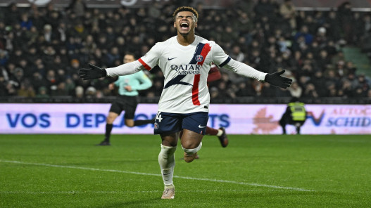 عاجل.. باريس سان جرمان يستعيد صدارة الدوري الفرنسي مؤقتاً بفوز مثير على متز