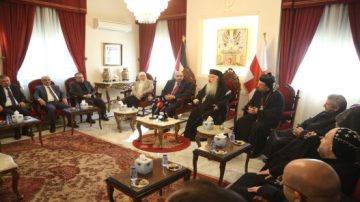 عاجل.. المطران خريستوفوروس يستقبل رئيس مجلس النواب بمناسبة عيد الميلاد المجيد