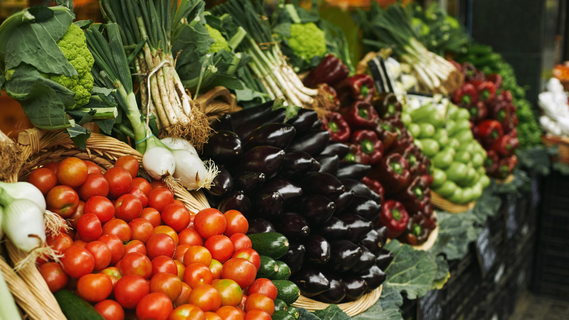 عاجل.. أسعار الخضار والفواكه بالسوق المركزي