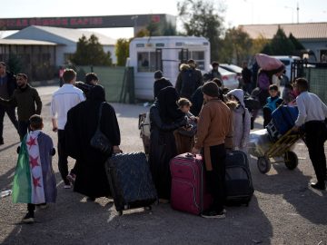 عاجل.. عودة نحو مليون لاجئ سوري من تركيا ولبنان خلال أشهر