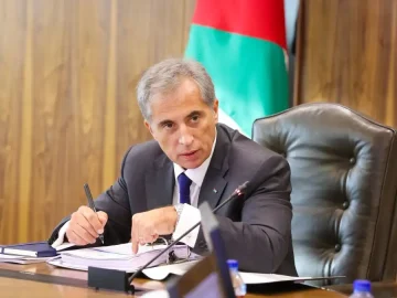 عاجل.. رئيس الوزراء يترأس الاجتماع الأول للجنة التحضيرية للحد من الإلقاء العشوائي للنفايات