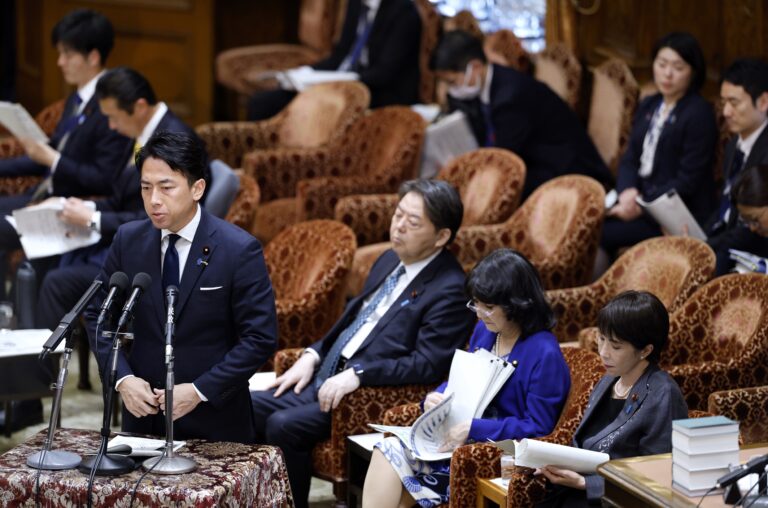 عاجل.. اليابان تعتمد موازنة قياسية مع زيادة غير مسبوقة في الإنفاق الدفاعي