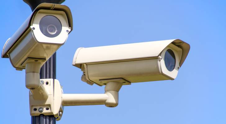 عاجل.. أمانة عمان تهدي البيئة والسير كاميرات مخالفات