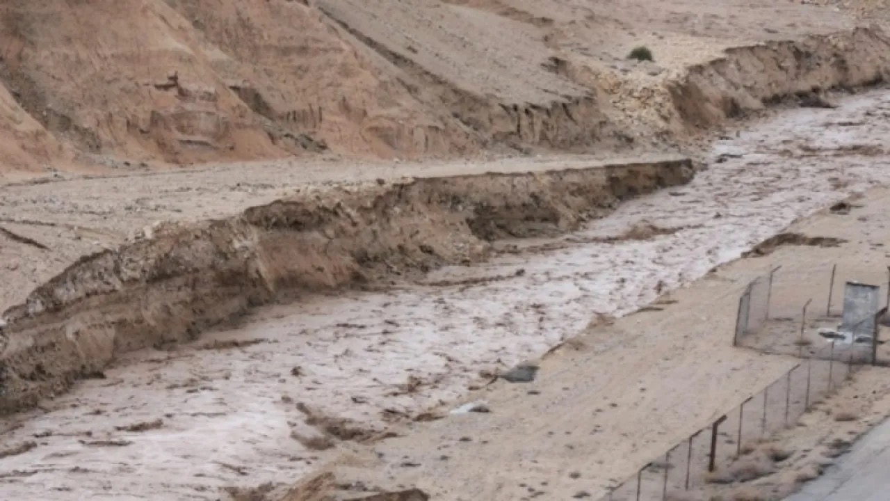 عاجل.. بلدية الكرك الكبرى تدعو المواطنين لعدم الخروج إلا للضرورة بسبب الأحوال الجوية
