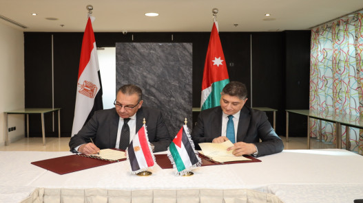 عاجل.. الأردن ومصر يبحثان تعزيز التعاون في النقل البري وتسهيل عبور الشاحنات