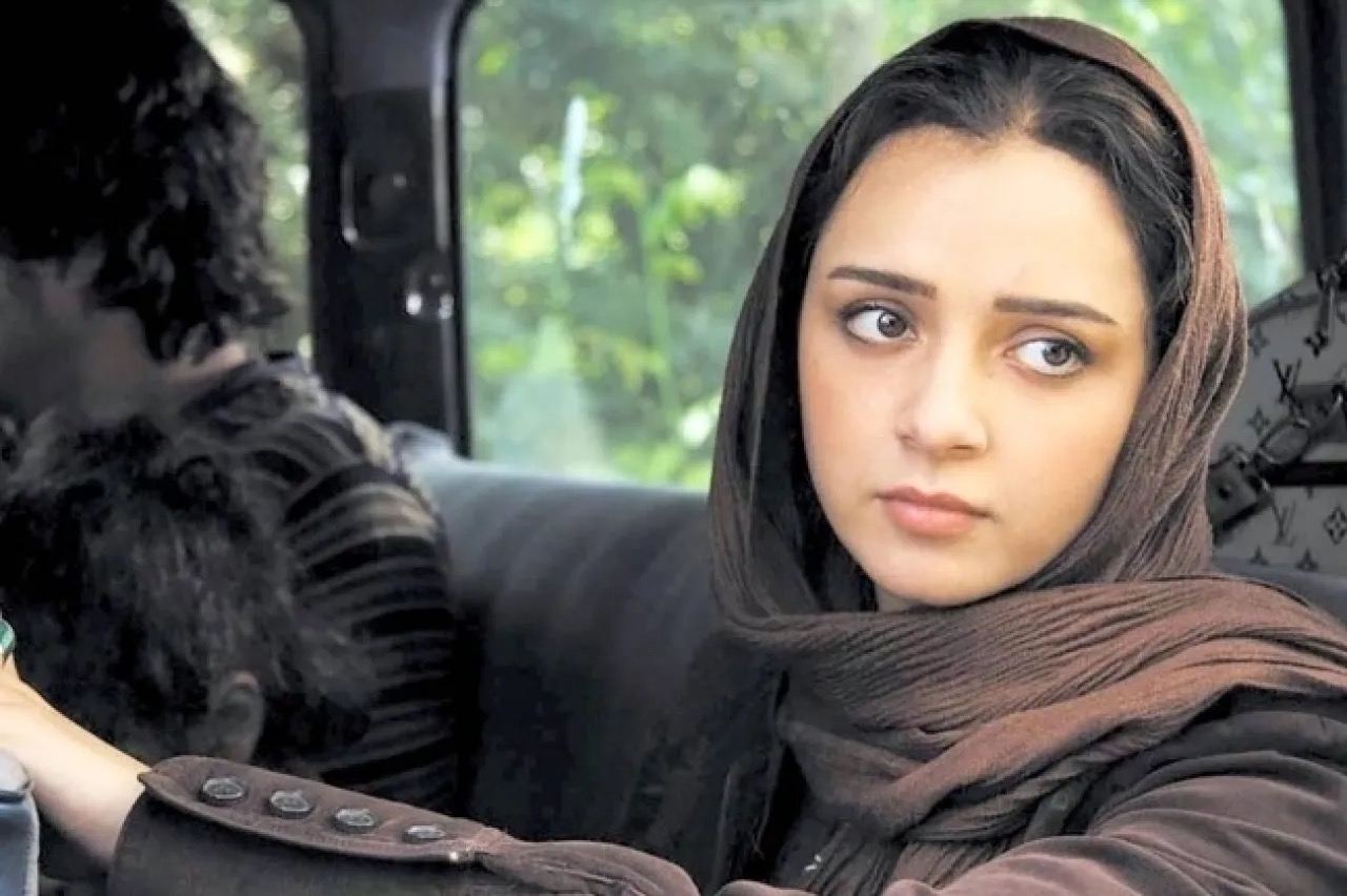 عاجل.. ترانه عليدوستي تعلن اعتزال التمثيل احتجاجًا على قانون الحجاب الإلزامي في إيران