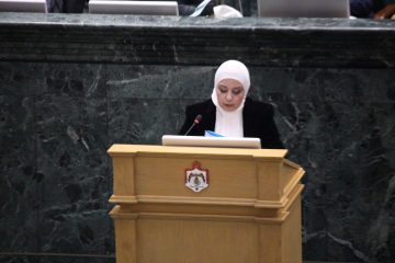 عاجل.. النائب العبادي تفتح النار على أمانة عمان وتتبنى قضية التقاعد “فيديو”