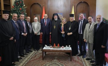 عاجل.. القاضي يقدم التهاني للمسيحيين في البطريركية اللاتينية ومطرانية الروم الأرثوذكس والكاثوليك
