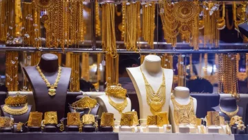 عاجل.. عاجل: الذهب يفقد 5000 ريال خلال يومين في اليمن… والفجوة بين صنعاء وعدن تصدم التجار!