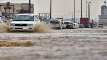 عاجل.. عاجل: طقس السعودية غداً يدخل مرحلة الخطر… سيول وبرد ورؤية منعدمة في هذه المدن!