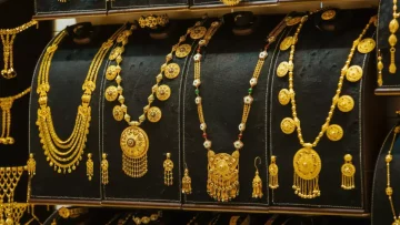 عاجل.. عاجل: انهيار تاريخي لأسعار الذهب في اليمن… الجرام بـ63 ألف ريال في صنعاء مقابل 191 ألف في عدن!