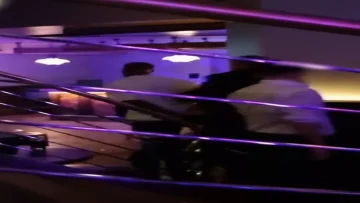 عاجل.. عاجل: إيفان توني نجم الأهلي يكسر أنف معجب في لندن… اعتقال صادم والسبب لا يُصدق!