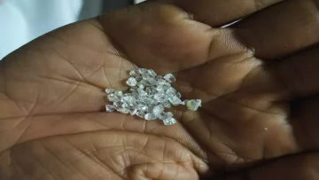 عاجل.. عاجل: اليمن تدخل نادي مليارديري الألماس! 8 مواقع ضخمة تحول 3 محافظات من الفقر لقوة اقتصادية عالمية