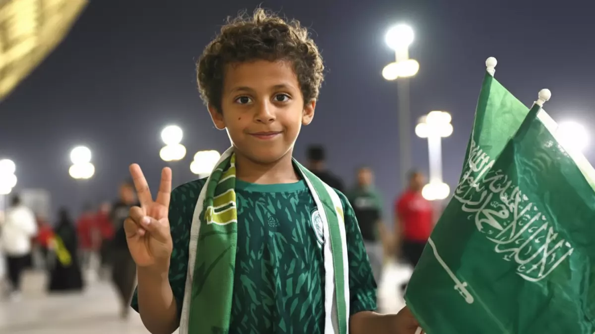 عاجل.. عاجل: الجماهير السعودية تحتشد في قطر لمعركة فلسطين الحاسمة… هل ينجح الأخضر في الصمود؟