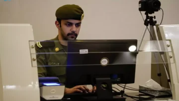 عاجل.. عاجل: الجوازات السعودية تعلن رسمياً إلغاء الإقامات التقليدية… نظام “هوية مقيم” الثوري خلال أسابيع!