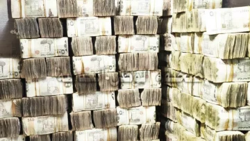 عاجل.. عاجل: الدولار يتجاوز حاجز الـ 1629 ريالاً في عدن وصنعاء… ومفاجأة السعودي!