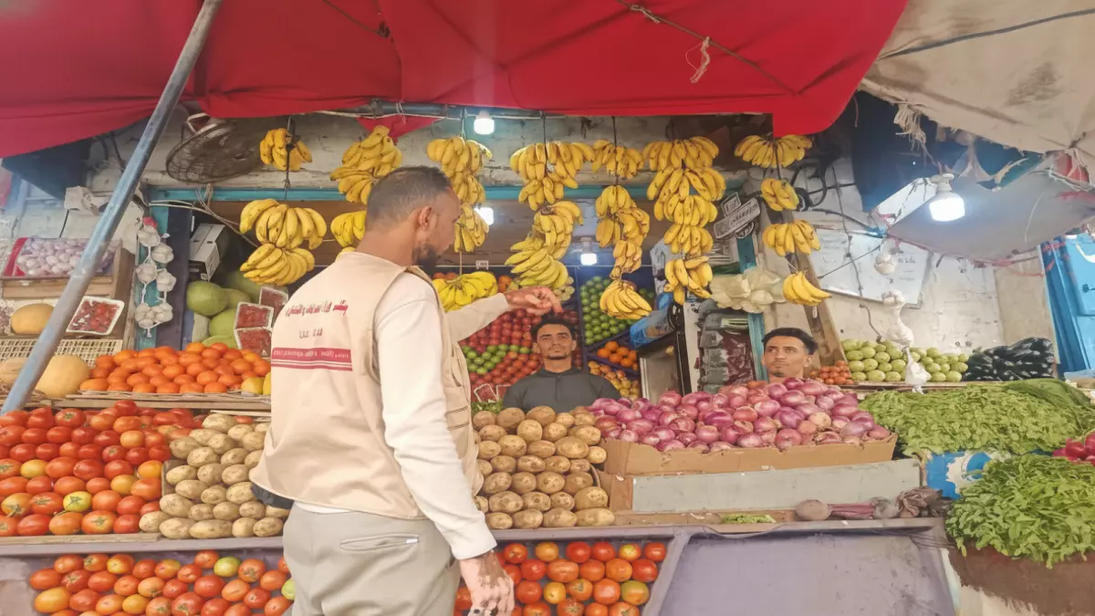 عاجل.. عاجل: ارتفاع صادم في أسعار الخضار بعدن… الطماطم تقفز لـ23 ألف والخيار يحطم الأرقام!