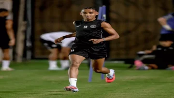 عاجل.. صادم: نجم الشباب ‘حربوش’ ينهار بإصابة مدمرة تُنهي موسمه… العملية الجراحية خلال ساعات!