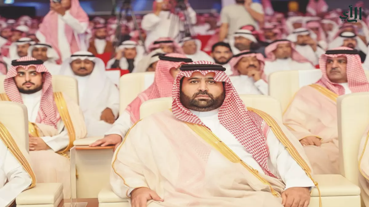 عاجل.. عاجل: أمير جازان يُفاجئ الجميع بقرار تاريخي… يُخلّد اسم الشاعر حسن أبوعَلة إلى الأبد!