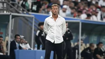 عاجل.. رينارد يفجر قنبلة: «ثغرة خطيرة» تهدد مستقبل الأخضر… هل ينهار الحلم السعودي؟