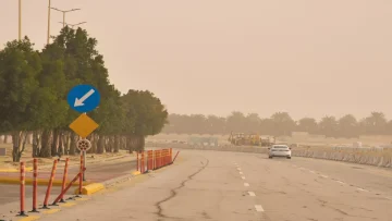 عاجل.. عاجل: إنذار برتقالي خطير على 5 مدن سعودية… رياح مدمرة وسيول تهدد الأرواح حتى 4 عصراً!