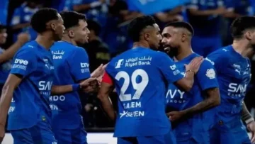 عاجل.. زلزال بالدوري السعودي.. مخطط سري من نادٍ كبير لإغراء نجم الهلال وأهم لاعبيه! (صورة)