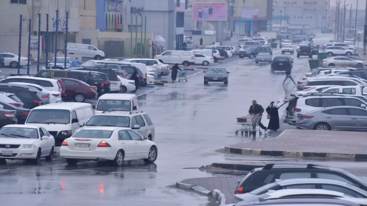 عاجل.. عاجل: عاصفة رعدية تضرب الشرقية لـ16 ساعة متواصلة… الأرصاد تحذر: ابتعدوا عن الطرق!