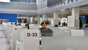 عاجل.. عاجل: الجوازات تصدر قراراً تاريخياً… أطفال المقيمين لن يحتاجوا لمغادرة المملكة نهائياً!