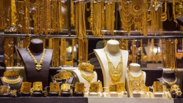 عاجل.. صادم: فجوة جنونية بأسعار الذهب بين صنعاء وعدن تصل لـ 300%… والمتعاملون في حالة ذهول!