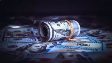 عاجل.. عاجل: الريال اليمني يكسر توقعات الخبراء ويحقق استقراراً تاريخياً لـ 4 أشهر متتالية!