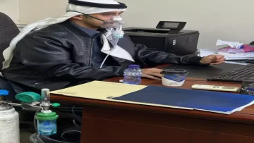 عاجل.. صادم: موظف يرفض الإجازة المرضية ويعمل بجهاز الأكسجين… قصة أذهلت جامعة حائل!